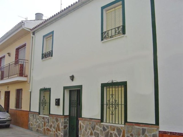 Town House - This townhouse has 2/3..