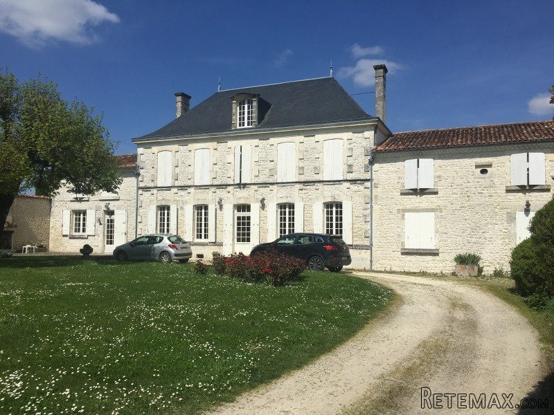 Maison De Maitre For Sale With Garden..