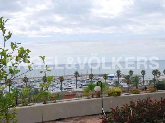 Apartment, sea views in Barcelona Coast