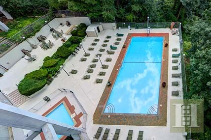 Apartment For Sale: 2621 PALISADE..