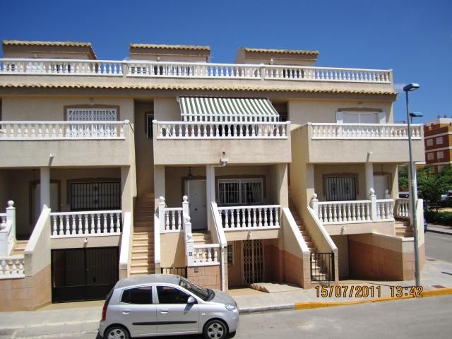 2 Bed 1 bath apartment with fantastic..