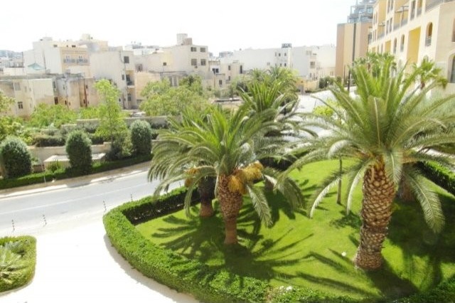 Lavish Seafront Apartment