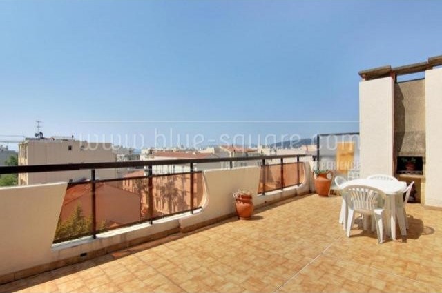 Top floor, 2 bedrooms with large..
