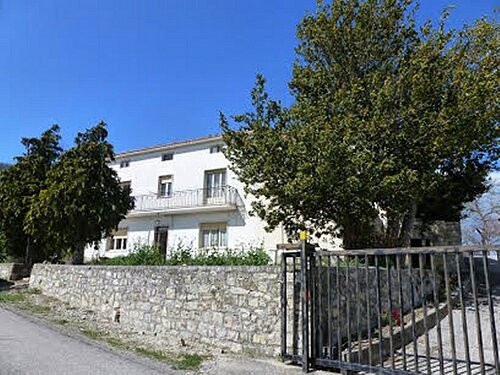 Large habitable property in a stunning.. - 2