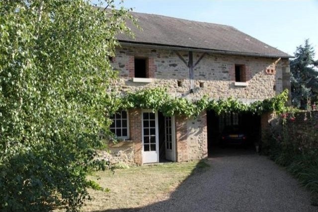 4 bedroom House For Sale: 86330 ENTRE.. - 2