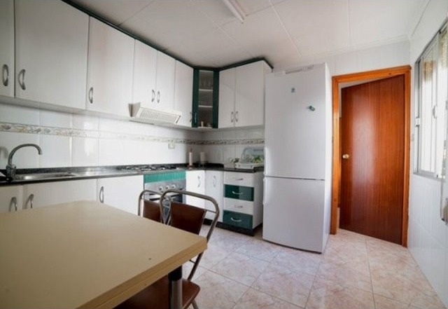 3 bed bungalow close to beach - 2