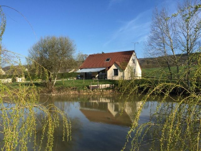 Contemporary House with Lake
