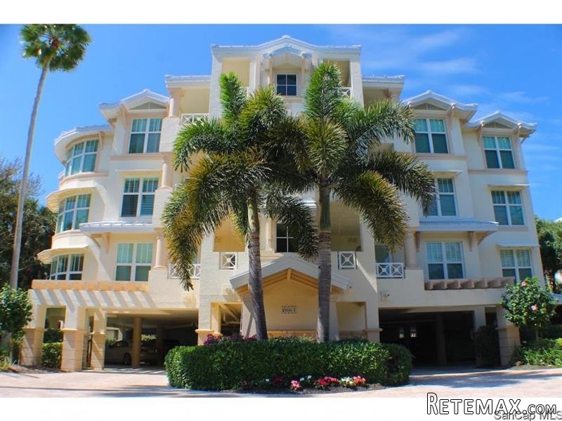 3 bedroom Condominium For Sale:..