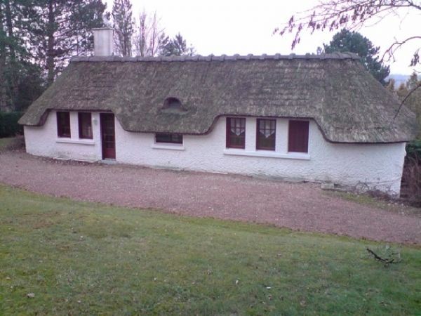 Delightful French Thatched Cottage - 2
