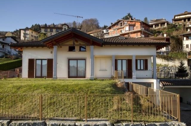 4 bedroom Villa For Sale: Stresa, IT - 2