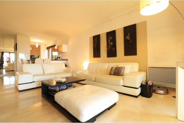 Pretty three bedroom in Mont Boron