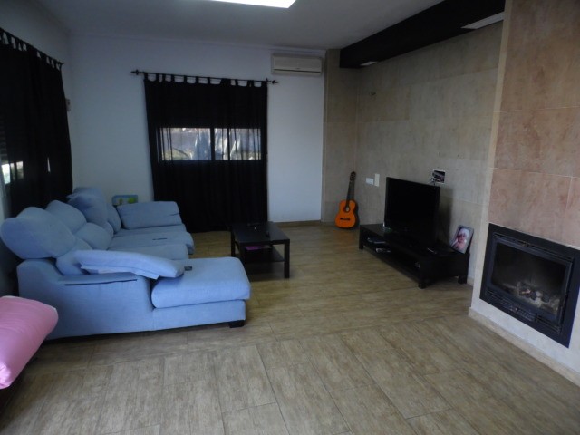 2 Houses on nice 2000 m2 plot