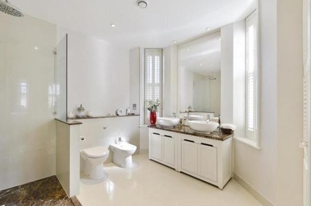 3 Bedrooms - Maisonette - London - For.. - 2