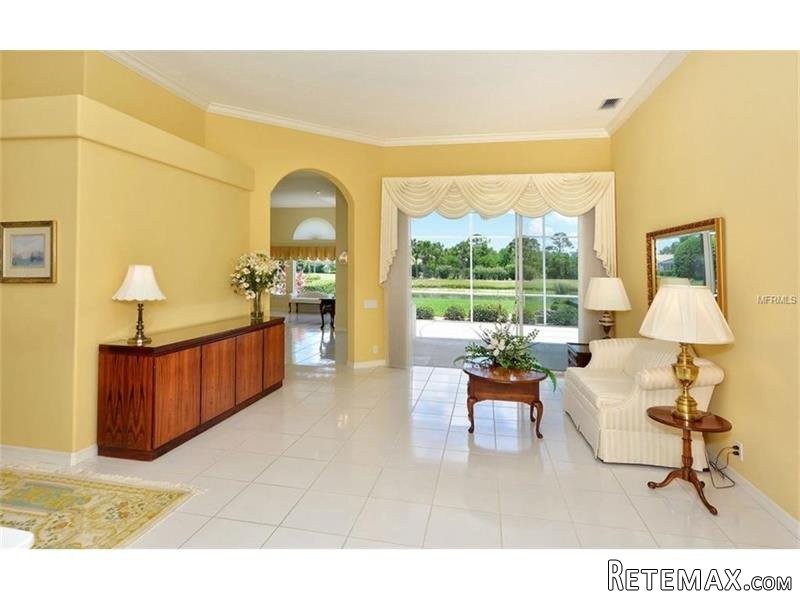 3 bedroom House For Sale: 886 Macaw.. - 2