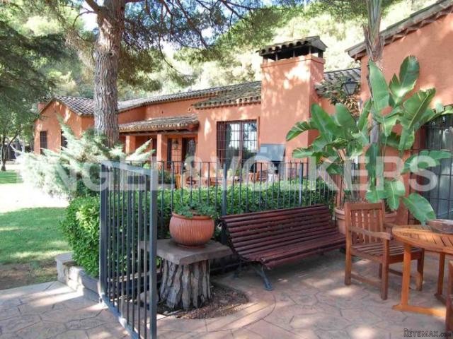 5.800 sqm deliciously Mediterranean...