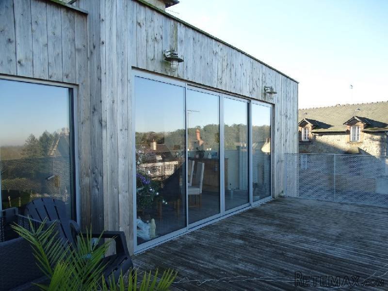 Contemporary Property, Nice Plot