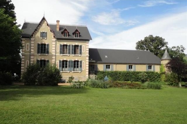 9 bedroom Castle For Sale: 03120.. - 2