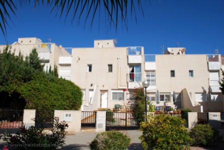 4 bedroom townhouse 150m from the..