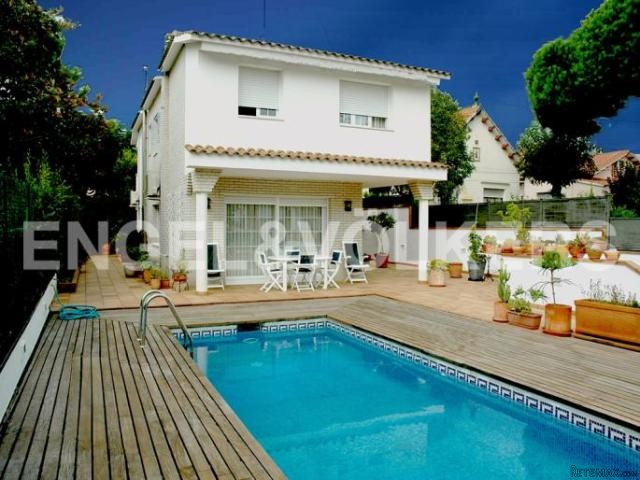 Luxurious chalet in the center of town!