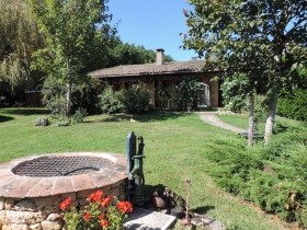 House With Mature Gardens And Swimming..
