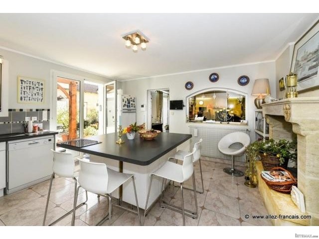 A superbly appointed 3 bedroom Town.. - 2