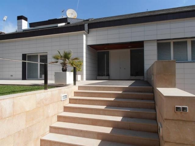 5 bedroom Detached House For Sale:..