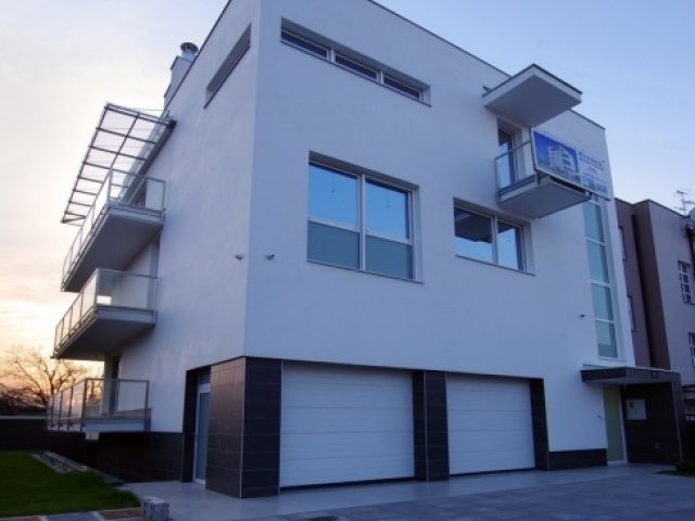 4 bedroom Villa For Sale: Zagreb, Jarun
