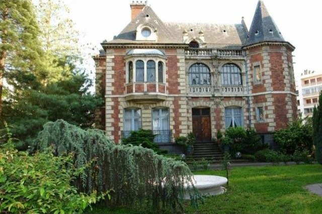 8 bedroom Character For Sale: 63400..