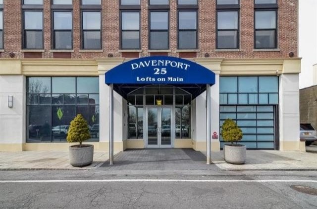 1 bedroom Condominium For Sale: New..