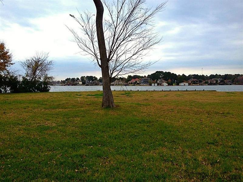 Land For Sale: 158 La Costa Montgomery.. - 2
