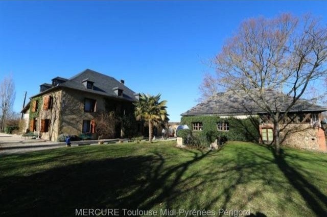 6 bedroom Character For Sale: 31350..