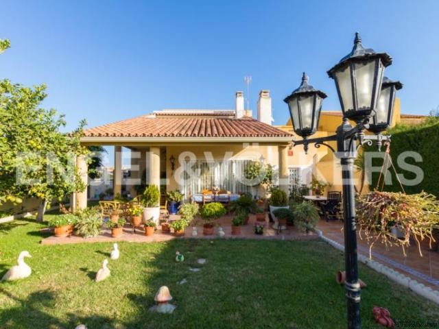 OFFER- LUXUS TOWNHOUSE NEAR THE BEACH - 2
