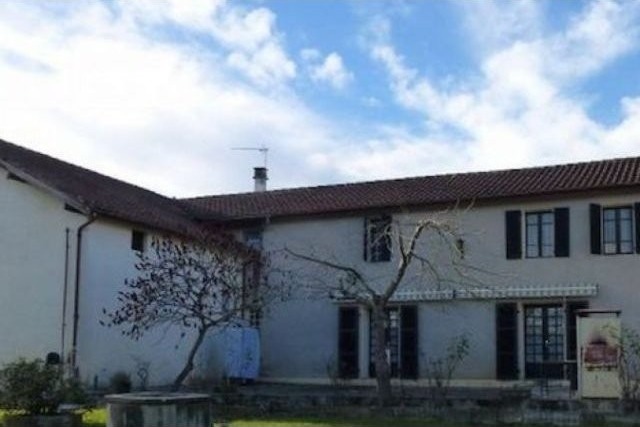 Large House in a Quiet Hamlet