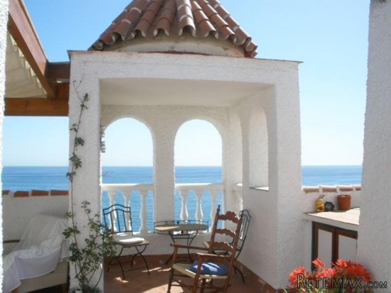 3 bedroom, 2 bathroom Townhouse, (build..