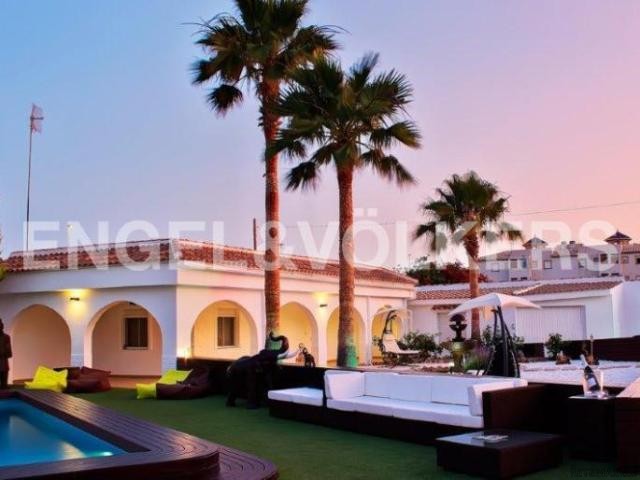 Spectacular dream home in Montezenia - 2
