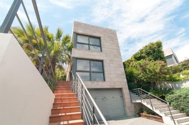 3 bedroom Detached House For Sale:..