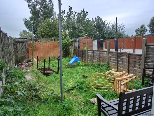 3 bedroom house in SHEERNESS - 2