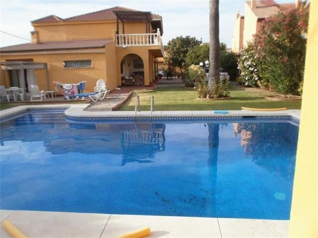 4 bedroom Bungalow For Sale: Urb Bella..
