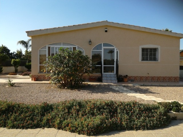 3 Bedrooms - Villa - Alicante - For Sale