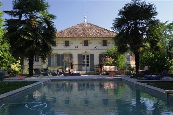 Spacious and Contemporary Chateau with..