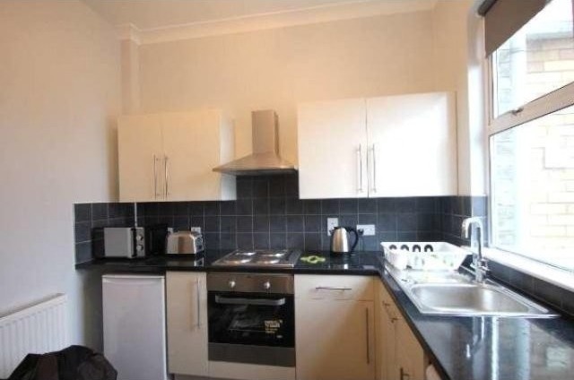 2 Bed Flat/Apartment To Let in London