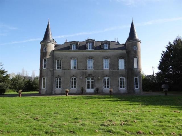8 bedroom Castle For Sale: 44000 PROCHE.. - 2