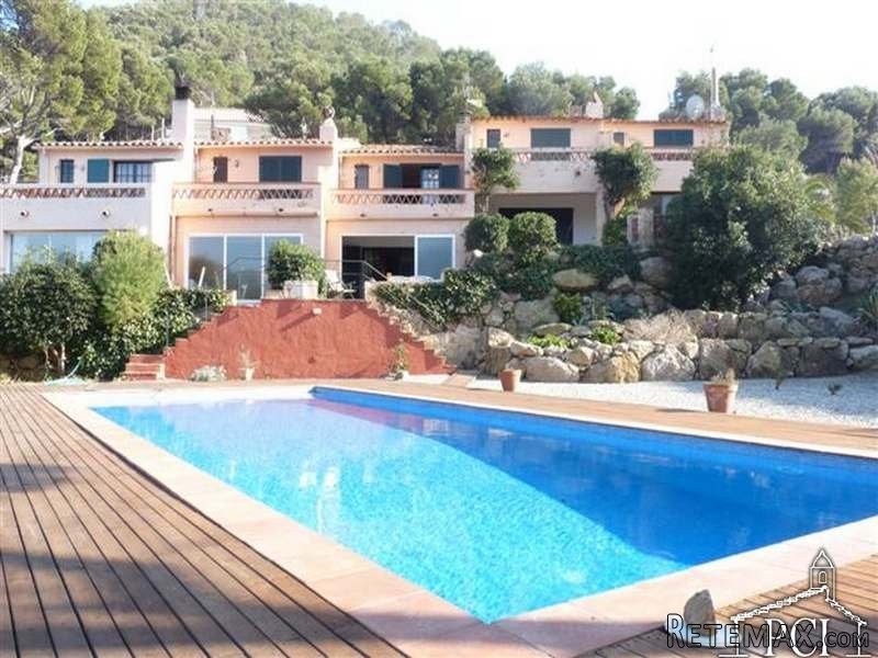 Terraced house with community pool.. - 2