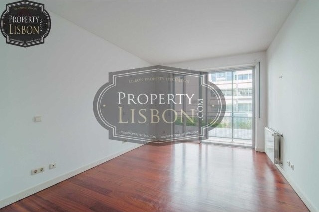 Rato - T2 Lisbon Apartment for Sale