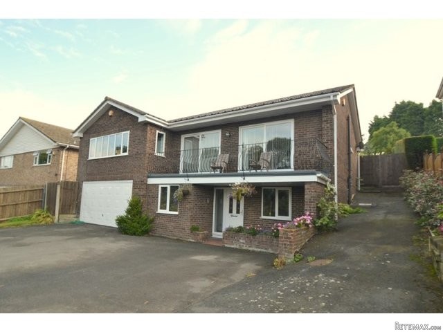 5 bedroom house in Minster, SHEERNESS - 2