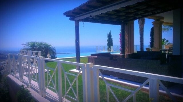 LUXURY VILLA FOR SALE IN MARBELLA EAST - 2