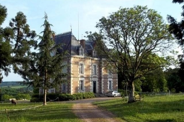 7 bedroom Castle For Sale: 03000 ALLIER - 2