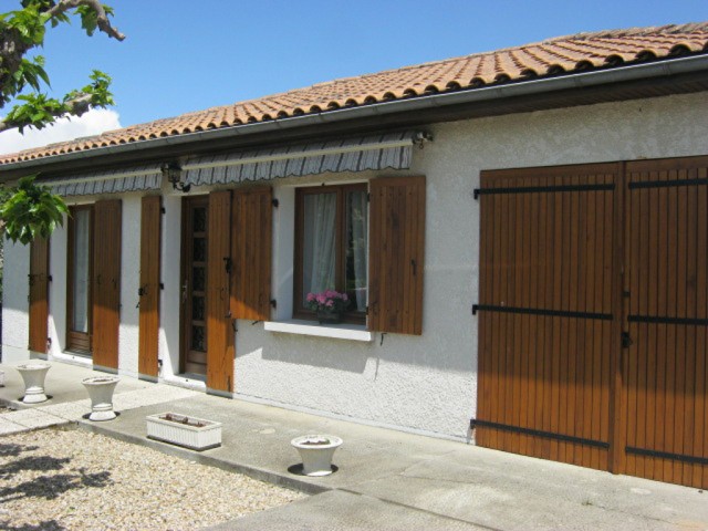 2 bedroom single storey house, near all.. - 2