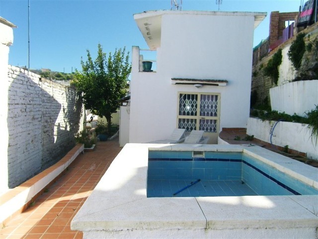 Town House - A cosy 3 bedroom, one..