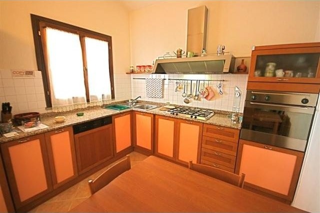 3 Bedrooms - Attic - For Sale
